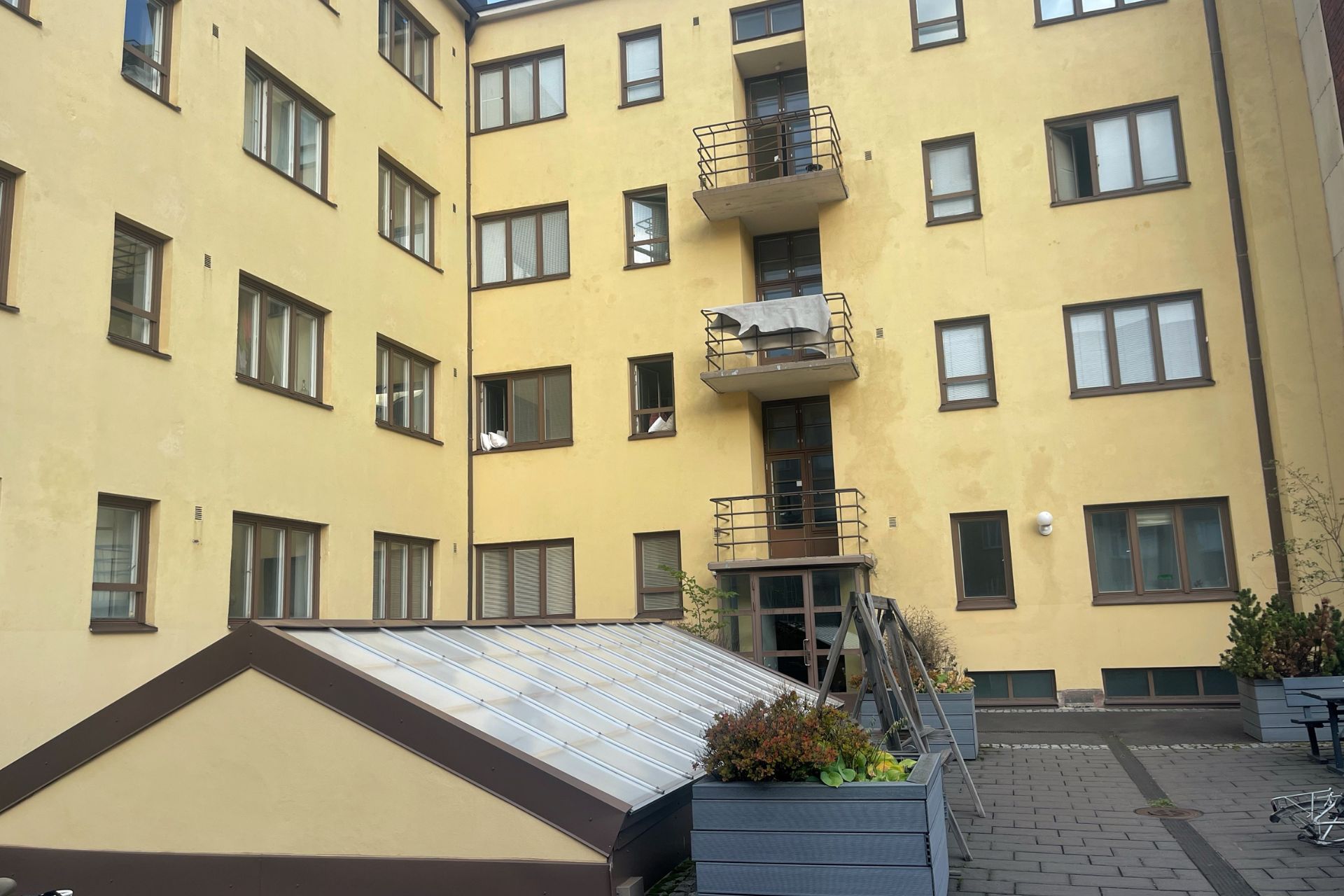Asunto Oy Ivalo, asiakaskokemuksia, taloyhtiön isännöitsijä